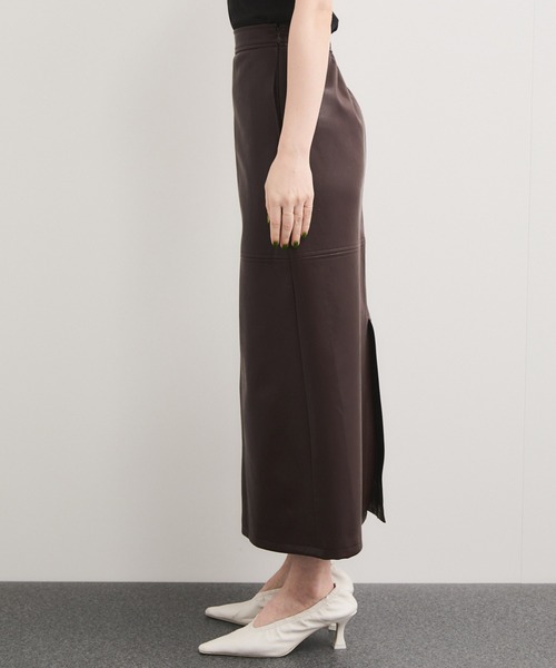 le cercle ADAM ET ROPE'(ルセルクルアダムエロペ)の「シンセティックレザースカート/セットアップ対応(スカート・レディース・キナリ/ダークブラウン/ブラック・FREE)」の13枚目の写真