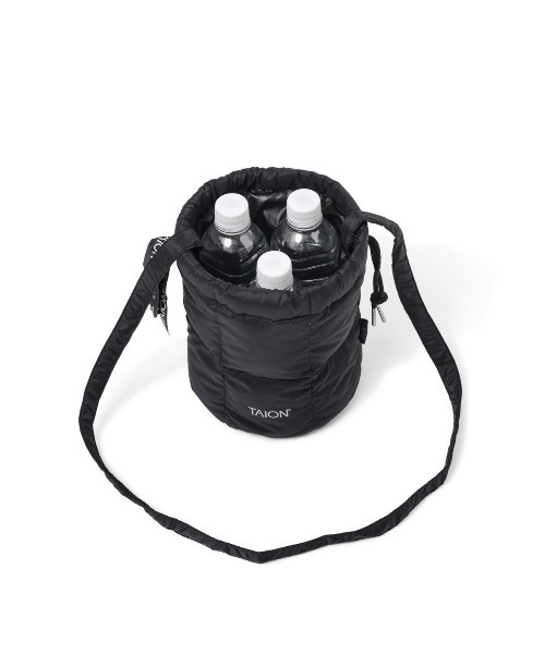 TAION（タイオン）の「【TAION（タイオン）】〈グッズ〉ドローストリング ダウンバッグS（ショルダーバッグ・メンズ・ブラック・ONESIZE）」の8枚目の写真