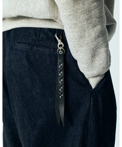 ROUND & PYRAMID STUDS LEATHER SHORT KEY RING