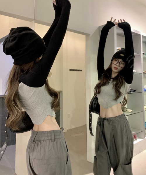lilful(リルフル)の「シンプル タイトフィット配色ラグランピチロンT(Tシャツ/カットソー・レディース・ブラック・F)」の9枚目の写真