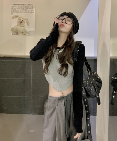 lilful(リルフル)の「シンプル タイトフィット配色ラグランピチロンT(Tシャツ/カットソー・レディース・ブラック・F)」の8枚目の写真