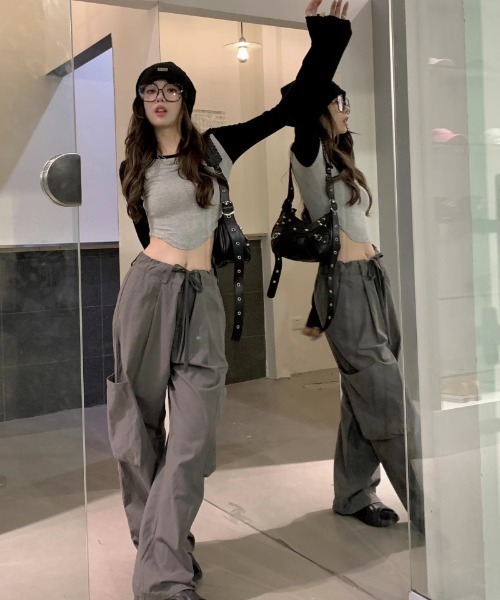 lilful(リルフル)の「シンプル タイトフィット配色ラグランピチロンT(Tシャツ/カットソー・レディース・ブラック・F)」の7枚目の写真