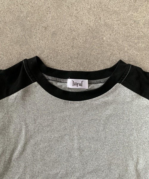 lilful(リルフル)の「シンプル タイトフィット配色ラグランピチロンT(Tシャツ/カットソー・レディース・ブラック・F)」の11枚目の写真