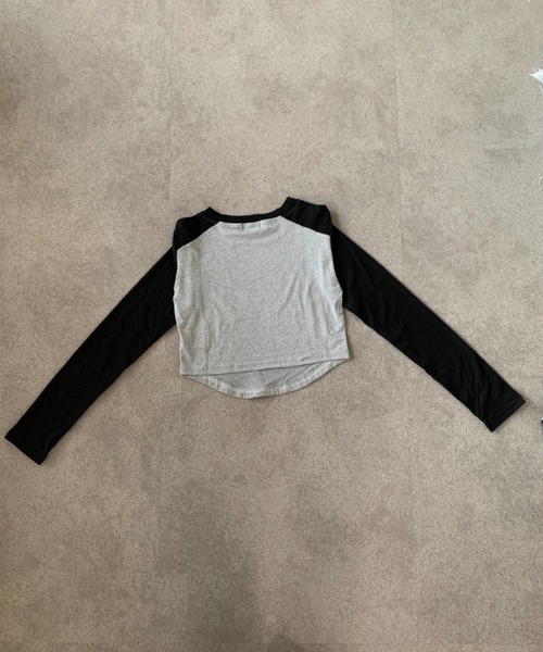 lilful(リルフル)の「シンプル タイトフィット配色ラグランピチロンT(Tシャツ/カットソー・レディース・ブラック・F)」の13枚目の写真