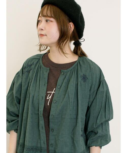 Samansa Mos2(サマンサ モスモス)の「ランダム刺繍入りブラウス(シャツ/ブラウス・レディース・キナリ/ブラック/グリーン/ボルドー・F)」の4枚目の写真