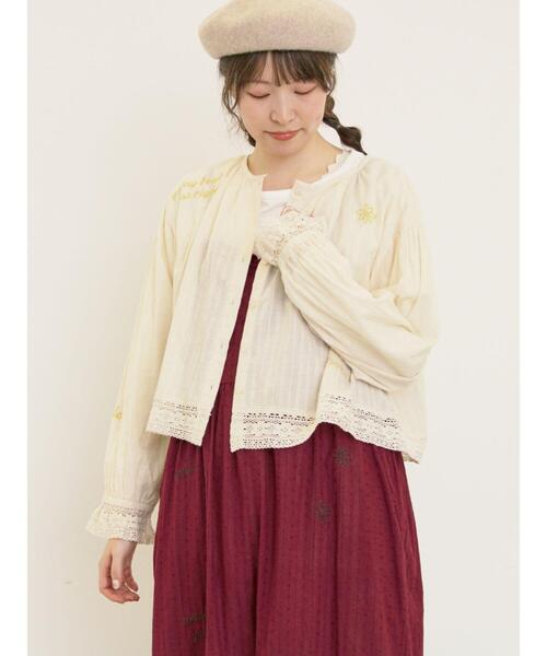 Samansa Mos2(サマンサ モスモス)の「ランダム刺繍入りブラウス(シャツ/ブラウス・レディース・キナリ/ブラック/グリーン/ボルドー・F)」の8枚目の写真