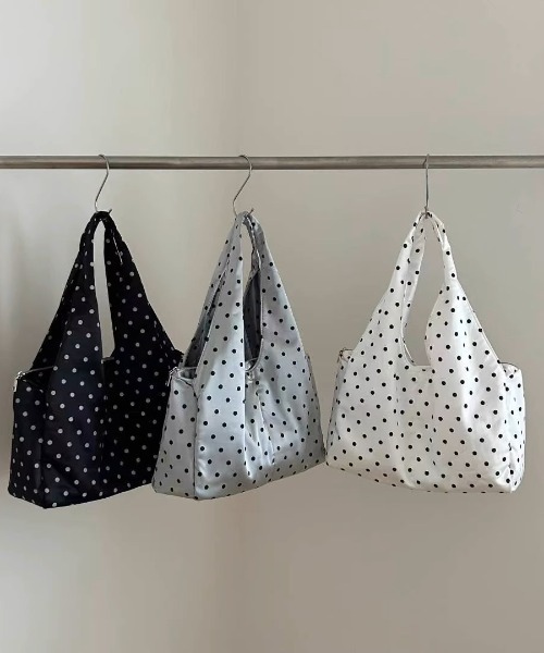 .KOM(ドットコム)の「A'GEM/9 × .kom 『.KOM/ドットケーオーエム』 Casual Polka Dot Large Capacity Bag/カジュアル ドットパターン 大容量バッグ(エコバッグ/サブバッグ・レディース・ブラック/ホワイト/グレー・FREE)」の14枚目の写真