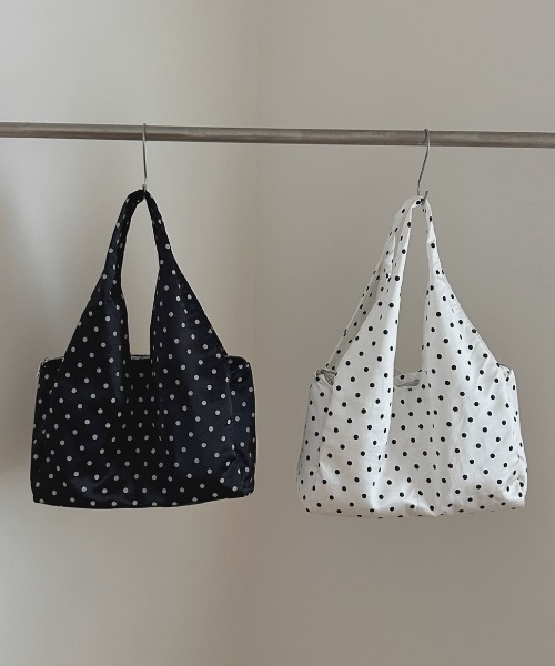 .KOM(ドットコム)の「A'GEM/9 × .kom 『.KOM/ドットケーオーエム』 Casual Polka Dot Large Capacity Bag/カジュアル ドットパターン 大容量バッグ(エコバッグ/サブバッグ・レディース・ブラック/ホワイト/グレー・FREE)」の16枚目の写真