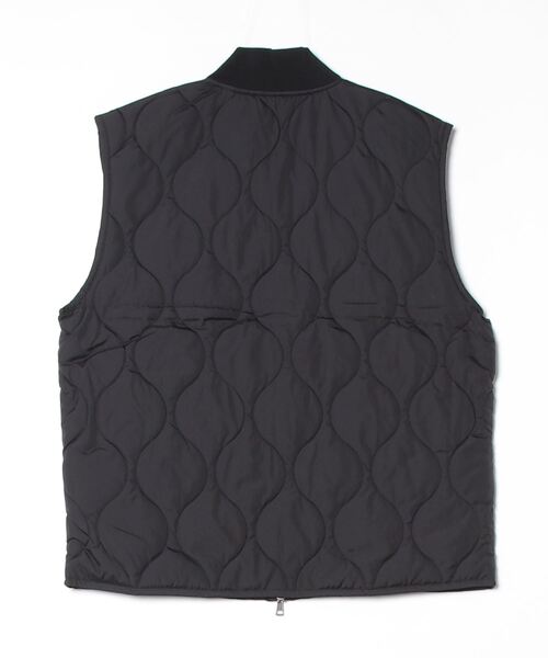 GUESS JEANS(ゲスジーンズ)の「GUESS JEANS GJ QUILTED PUFFER VEST ゲス キルティング・パファーベスト(ダウンベスト・メンズ・ブラック・S/L/M)」の17枚目の写真