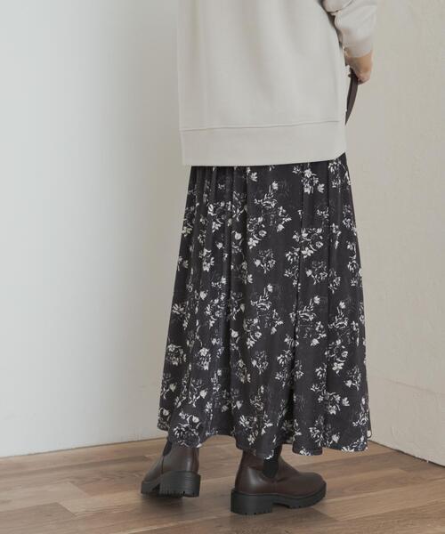 URBAN RESEARCH DOORS(アーバンリサーチドアーズ)の「ベロアフラワープリントスカート(スカート・レディース・ブラウン系その他/ブラック系その他・MEDIUM)」の12枚目の写真