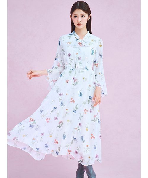 CELFORD(セルフォード)の「フラワープリントボウタイワンピース(ワンピース・レディース・ネイビー/オフホワイト・36/38)」の3枚目の写真