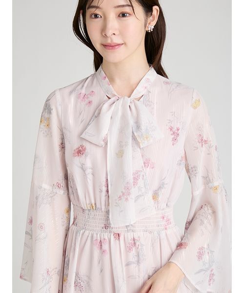 CELFORD(セルフォード)の「フラワープリントボウタイワンピース(ワンピース・レディース・ネイビー/オフホワイト・36/38)」の10枚目の写真