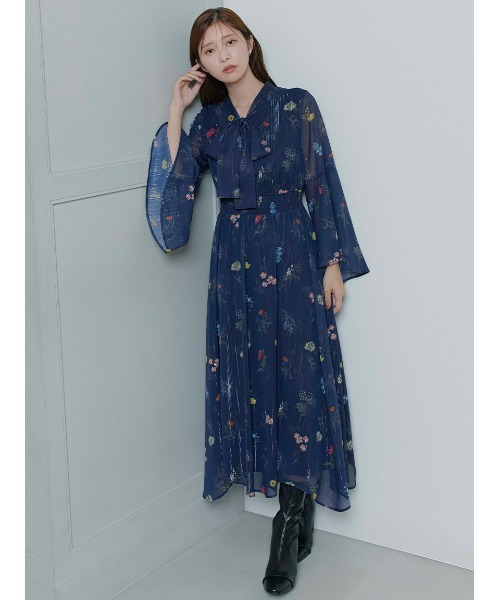 CELFORD(セルフォード)の「フラワープリントボウタイワンピース(ワンピース・レディース・ネイビー/オフホワイト・36/38)」の1枚目の写真