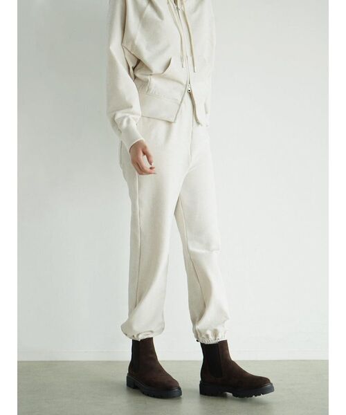 FIKA.(フィーカ)の「Crushed velour sweat pants(その他パンツ・レディース・ベージュ/オフホワイト・MEDIUM)」の4枚目の写真