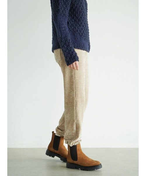 FIKA.(フィーカ)の「Crushed velour sweat pants(その他パンツ・レディース・ベージュ/オフホワイト・MEDIUM)」の9枚目の写真