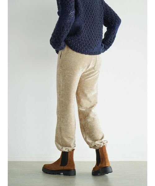 FIKA.(フィーカ)の「Crushed velour sweat pants(その他パンツ・レディース・ベージュ/オフホワイト・MEDIUM)」の11枚目の写真