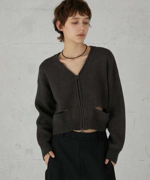 LA PEAU DE GEM（ラポドゥジェム）の「【LA PEAU DE GEM】fake pocket cardigan/フェイクポケットカーディガン（カーディガン/ボレロ・レディース・ブラック/グレー・FREE）」の10枚目の写真