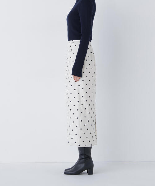 NATURAL BEAUTY BASIC（ナチュラルビューティーベーシック）の「◇ドットサテンタイトスカート（スカート・レディース・ホワイト系その他/ブラック系その他・P/S/MEDIUM）」の6枚目の写真