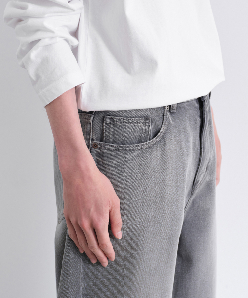 MUSINSA STANDARD（ムシンサスタンダード）の「スクラブウォッシュドワイドデニムパンツ[グレー]（デニムパンツ・メンズ・その他・27/28/29/34/32/30/31/33/26/40/38/42/36）」の4枚目の写真