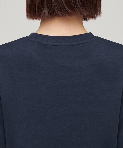 MUSINSA STANDARD WOMAN（ムシンサスタンダードウーマン）の「ウィメンズリラックスフィットクルーネックTシャツ[ダークネイビー]（Tシャツ/カットソー・レディース・その他・SMALL/MEDIUM/LARGE/X-SMALL）」の4枚目の写真