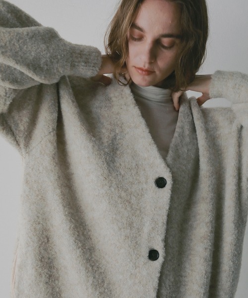 MANOF(マノフ)の「MIX BOUCLE KNIT CARDIGAN(カーディガン/ボレロ・レディース・レッド/ブラウン/アイボリー・F)」の2枚目の写真