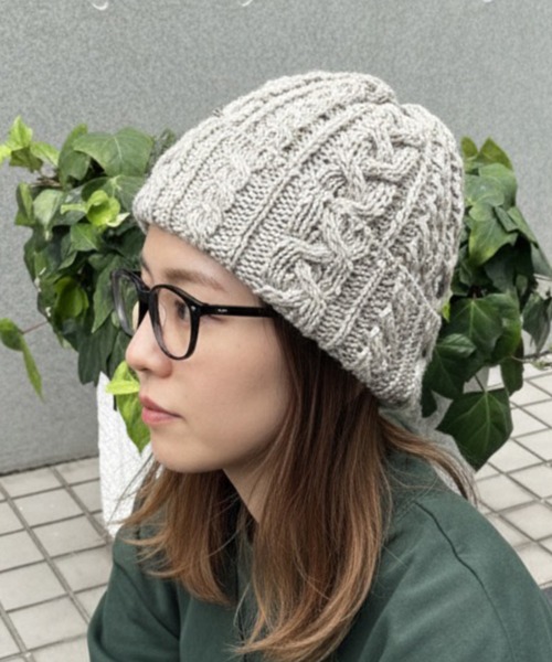HIGHLAND 2000(ハイランドトゥーサウザンド)の「【HIGHLAND2000】ハイランド2000 イギリス製 ニットキャップ ケーブル BOBCAP ブリティッシュウール(ニットキャップ/ビーニー・レディース・クリーム/グレー/オートミール/ネイビー/ブラック/オリーブ・FREE)」の4枚目の写真