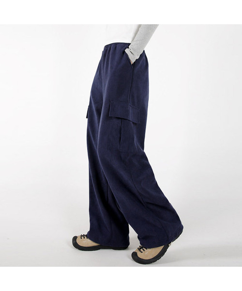 UMM(ウム)の「Women's Heavy Fleece Lining Cargo Wide Corduroy Pants (6 Colors)(その他パンツ・レディース・ブラック/ベージュ/ネイビー/ブラウン/ピンク/アイボリー・MEDIUM/LARGE)」の5枚目の写真
