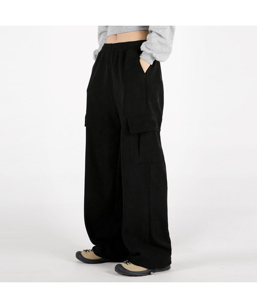 UMM(ウム)の「Women's Heavy Fleece Lining Cargo Wide Corduroy Pants (6 Colors)(その他パンツ・レディース・ブラック/ベージュ/ネイビー/ブラウン/ピンク/アイボリー・MEDIUM/LARGE)」の2枚目の写真