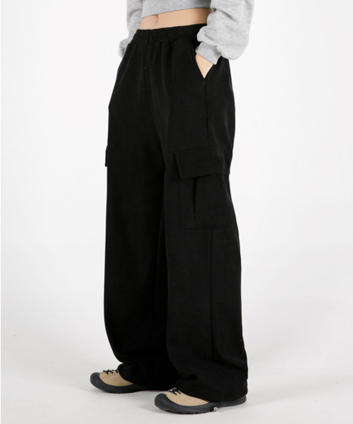 UMM(ウム)の「Women's Heavy Fleece Lining Cargo Wide Corduroy Pants (6 Colors)(その他パンツ・レディース・ブラック/ベージュ/ネイビー/ブラウン/ピンク/アイボリー・MEDIUM/LARGE)」の13枚目の写真