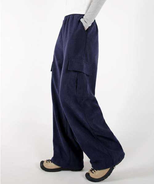 UMM(ウム)の「Women's Heavy Fleece Lining Cargo Wide Corduroy Pants (6 Colors)(その他パンツ・レディース・ブラック/ベージュ/ネイビー/ブラウン/ピンク/アイボリー・MEDIUM/LARGE)」の17枚目の写真