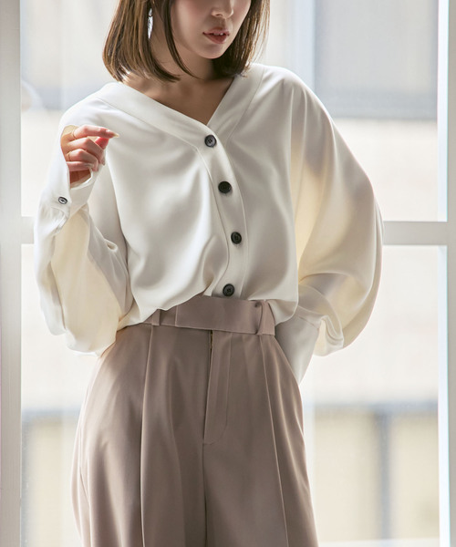Noble(ノーブル)の「《追加・WEB限定カラー》エステルダブルクロスカーデブラウス(シャツ/ブラウス・レディース・ベージュ/ホワイト系その他/ベージュ系その他・FREE)」の11枚目の写真