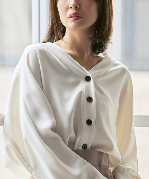 Noble(ノーブル)の「《追加・WEB限定カラー》エステルダブルクロスカーデブラウス(シャツ/ブラウス・レディース・ベージュ/ホワイト系その他/ベージュ系その他・FREE)」の12枚目の写真