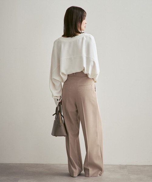 Noble（ノーブル）の「《追加・WEB限定カラー》エステルダブルクロスカーデブラウス（シャツ/ブラウス・レディース・ベージュ/ホワイト系その他/ベージュ系その他・FREE）」の4枚目の写真