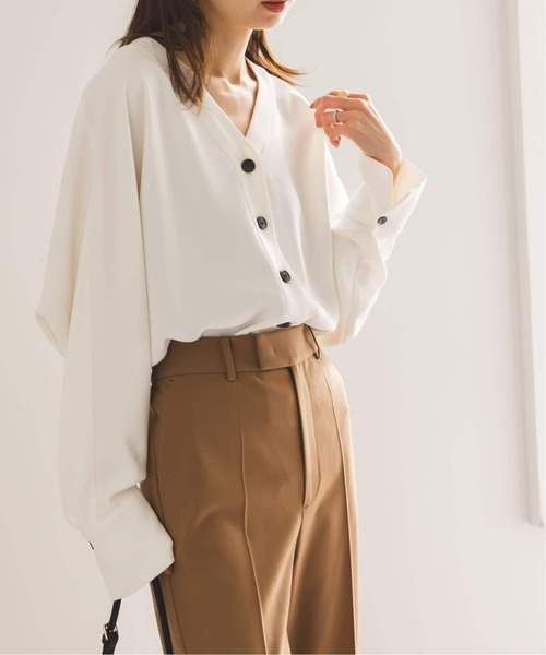 Noble（ノーブル）の「《追加・WEB限定カラー》エステルダブルクロスカーデブラウス（シャツ/ブラウス・レディース・ベージュ/ホワイト系その他/ベージュ系その他・FREE）」の8枚目の写真