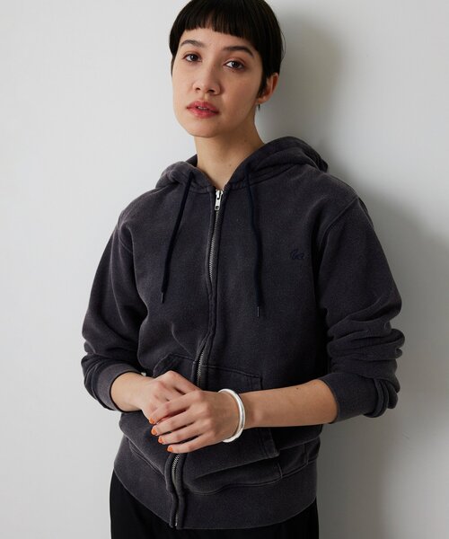 Whim Gazette（ウィムガゼット）の「ロゴ刺繍パーカー（パーカー