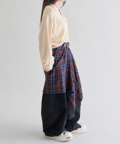 EPNK（イーピーエヌケー）の「Contrast Button Henley Neck Knit / コントラストボタンヘンリーネックニット（ニット/セーター・メンズ・アイボリー/ブラック・SMALL/LARGE/MEDIUM）」の14枚目の写真