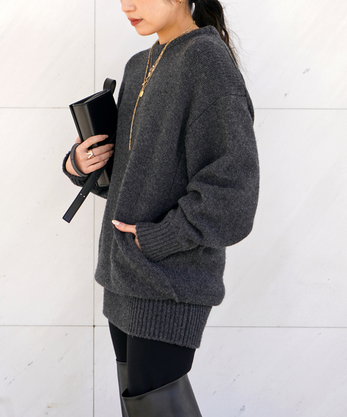 AP STUDIO（エーピーストゥディオ）の「ウールカシミヤクルーネックチュニックニット（ニット/セーター・レディース・ブラック/ブラウン/グレー・FREE）」の2枚目の写真