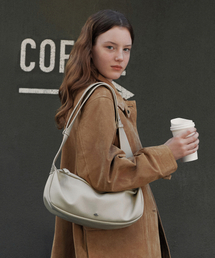 LOEIL（ロエイユ）の「メロウラウンドシャーリングショルダーバッグ - クリーム（ショルダーバッグ）」