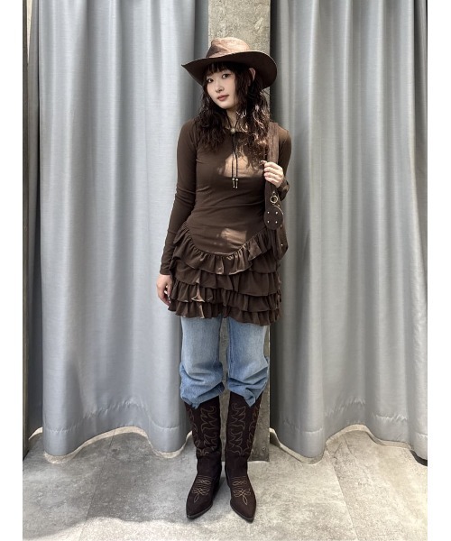 SLY(スライ)の「MICHIXSLY HEM FRILL L/S TOPS ミチスライヘムフリルロングスリーブトップス 冬服 春服(Tシャツ/カットソー・レディース・ブラウン/オフホワイト・FREE)」の4枚目の写真