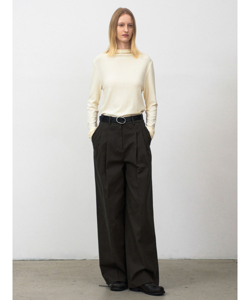 ATELIER NAIN(アトリエナイン)の「(PT-5721)ESSENTIAL WARM COTTON TUCK CHINO PANTS(スラックス・レディース・クリーム/チャコールグレー・SMALL/MEDIUM/LARGE)」の3枚目の写真