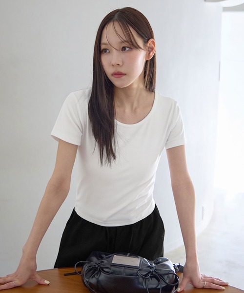 CHAN ME（チャンミ）の「ラウンドネックコンパクト半袖Tシャツ（Tシャツ/カットソー・レディース・ホワイト/ブラウン/ブラック/ネイビー/杢グレー・SMALL/X-LARGE/LARGE/MEDIUM）」の6枚目の写真