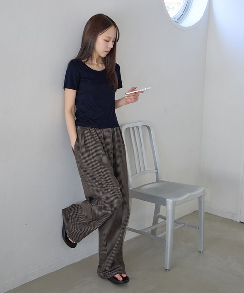 CHAN ME（チャンミ）の「ラウンドネックコンパクト半袖Tシャツ（Tシャツ/カットソー・レディース・ホワイト/ブラウン/ブラック/ネイビー/杢グレー・SMALL/X-LARGE/LARGE/MEDIUM）」の15枚目の写真