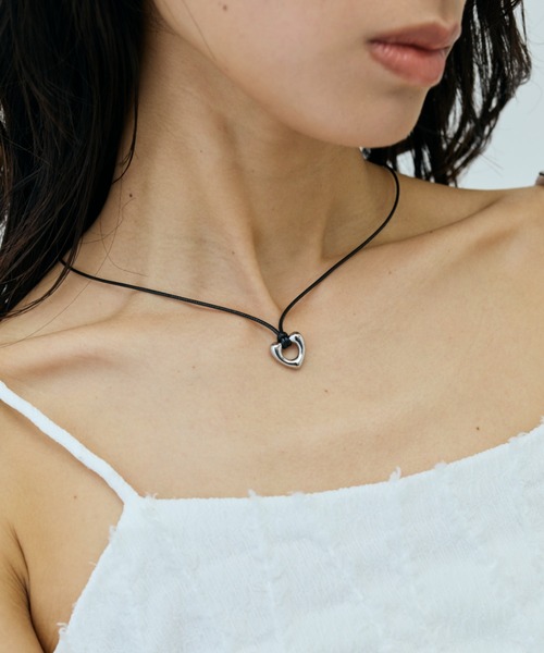 DRWCYS（ドロシーズ）の「ハートコードチョーカー/ネックレス（ネックレス・レディース・ゴールド/シルバー/ブラック・FREE）」の2枚目の写真