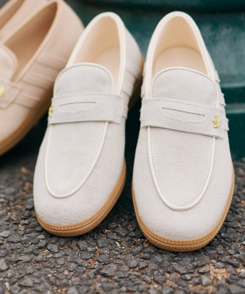 adidas(アディダス)の「HANDBALL SPEZIAL LOAFER W KJ0640(ローファー・レディース・ホワイト・23.0cm/23.5cm/24.0cm/24.5cm/25.0cm/25.5cm/26.0cm/26.5cm/27.0cm/27.5cm/28.0cm/28.5cm/22.5cm/22.0cm/29.0cm)」の2枚目の写真