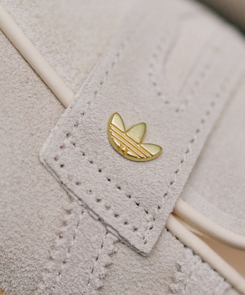 adidas(アディダス)の「HANDBALL SPEZIAL LOAFER W KJ0640(ローファー・レディース・ホワイト・23.0cm/23.5cm/24.0cm/24.5cm/25.0cm/25.5cm/26.0cm/26.5cm/27.0cm/27.5cm/28.0cm/28.5cm/22.5cm/22.0cm/29.0cm)」の6枚目の写真