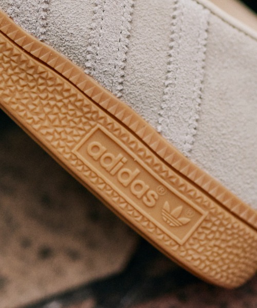 adidas(アディダス)の「HANDBALL SPEZIAL LOAFER W KJ0640(ローファー・レディース・ホワイト・23.0cm/23.5cm/24.0cm/24.5cm/25.0cm/25.5cm/26.0cm/26.5cm/27.0cm/27.5cm/28.0cm/28.5cm/22.5cm/22.0cm/29.0cm)」の7枚目の写真