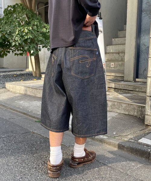 CIAOPANIC(チャオパニック)の「【cian denim/シアンデニム】バギーワイドデニムショーツ/ハーフパンツ(デニムパンツ・レディース・ブラック系その他/ブラック/インディゴブルー/ブルー・MEDIUM/SMALL/LARGE)」の4枚目の写真