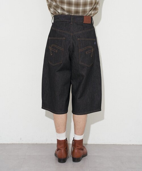 CIAOPANIC(チャオパニック)の「【cian denim/シアンデニム】バギーワイドデニムショーツ/ハーフパンツ(デニムパンツ・レディース・ブラック系その他/ブラック/インディゴブルー/ブルー・MEDIUM/SMALL/LARGE)」の13枚目の写真