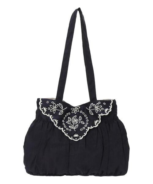 Samansa Mos2(サマンサ モスモス)の「ローズ柄スカラップ刺繍バッグ(ハンドバッグ・レディース・チャコールグレー/キナリ・F)」の2枚目の写真