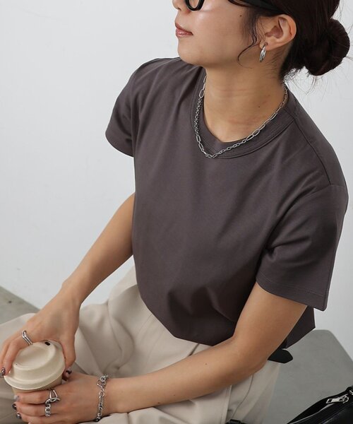 COLONY 2139(コロニートゥーワンスリーナイン)の「【リバイバル】スマートコンパクトTシャツ(Tシャツ/カットソー・レディース・チャコールグレー/ブラック/ホワイト・LARGE/MEDIUM/SMALL)」の8枚目の写真